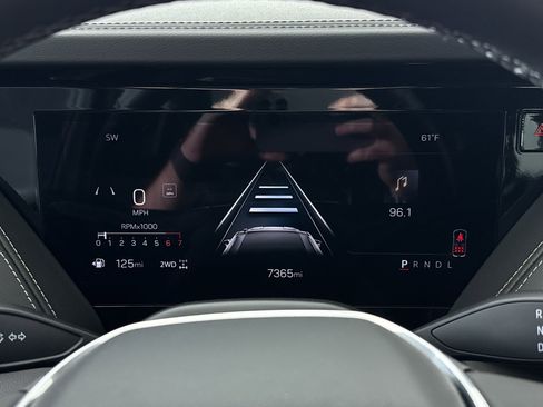 Used 2025 GMC Yukon Elevation w/ LPO, Get Active Package image 11