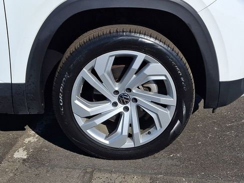 Certified 2023 Volkswagen Atlas SE image 8