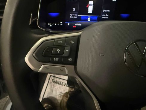 Certified 2025 Volkswagen Jetta SE w/ Sunroof Package image 29