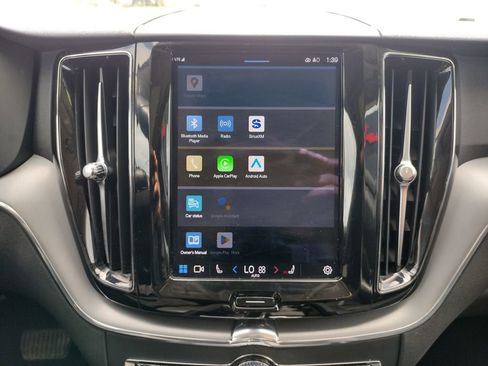 Used 2023 Volvo XC60 B5 Core image 27