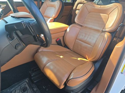 Used 2022 Lincoln Aviator Black Label w/ Class IV Trailer Tow Package AWD/4WD image 25