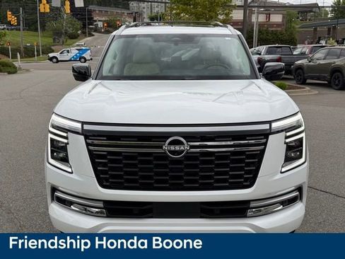 Used 2025 Nissan Armada Platinum Reserve AWD/4WD image 2