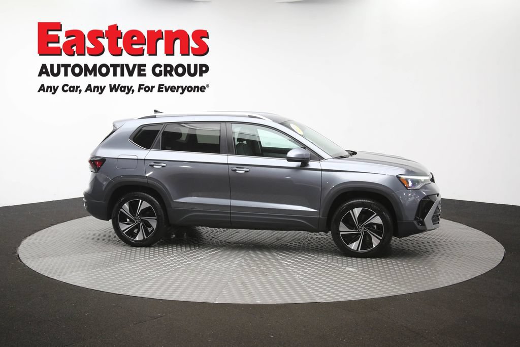 Used 2025 Volkswagen Taos SE AWD/4WD image 46