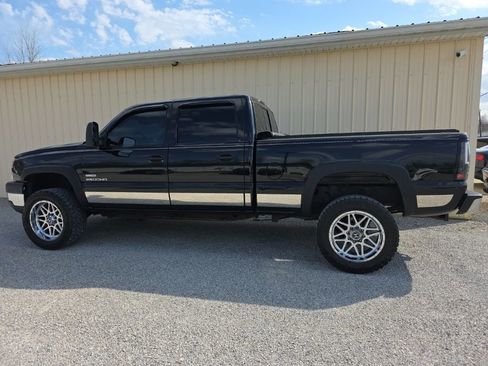 Used 2007 Chevrolet Silverado 2500 LT w/ Heavy-Duty Power Package image 8