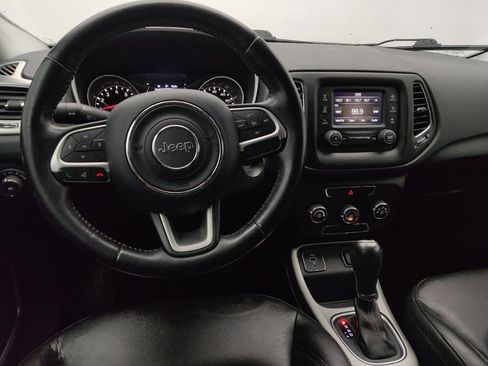 Used 2018 Jeep Compass Latitude FWD image 22