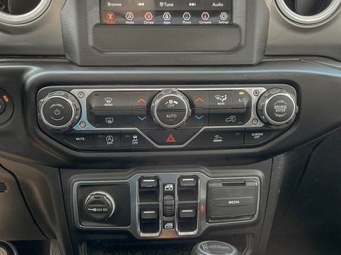 Used 2020 Jeep Gladiator Sport w/ Quick Order Package 24S AWD/4WD image 14