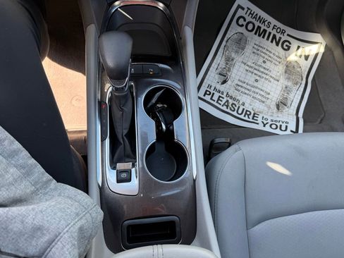 Used 2025 Chevrolet Malibu LT image 14