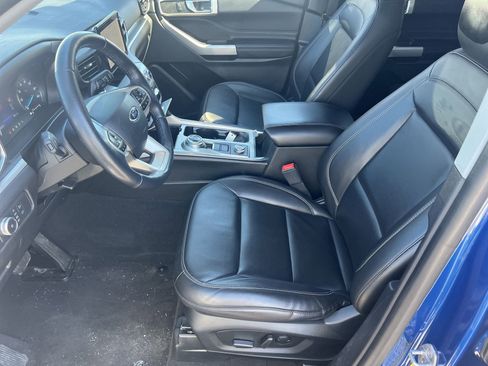 Certified 2022 Ford Explorer XLT w/ Equipment Group 202A image 19