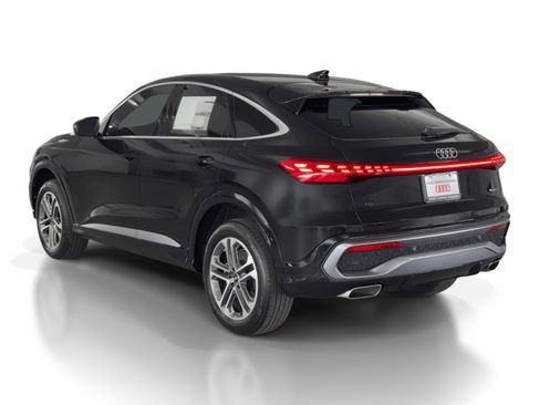 New 2025 Audi Q5 Premium image 3