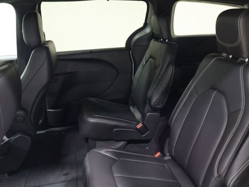 New 2026 Chrysler Voyager LX image 10