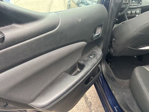 Used 2013 Dodge Avenger SE image 11