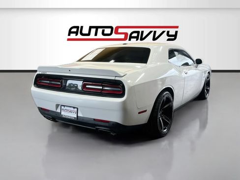 Used 2019 Dodge Challenger R/T RWD image 7