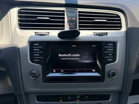Used 2015 Volkswagen Golf S FWD image 16