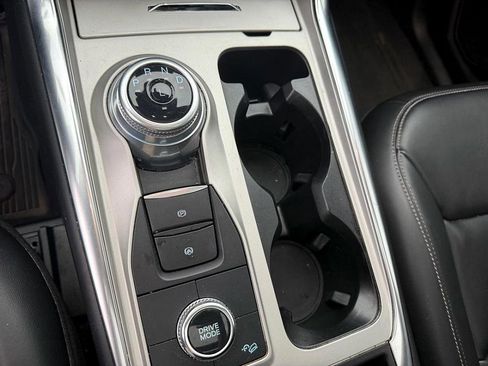 Used 2023 Ford Explorer XLT w/ Equipment Group 202A image 12