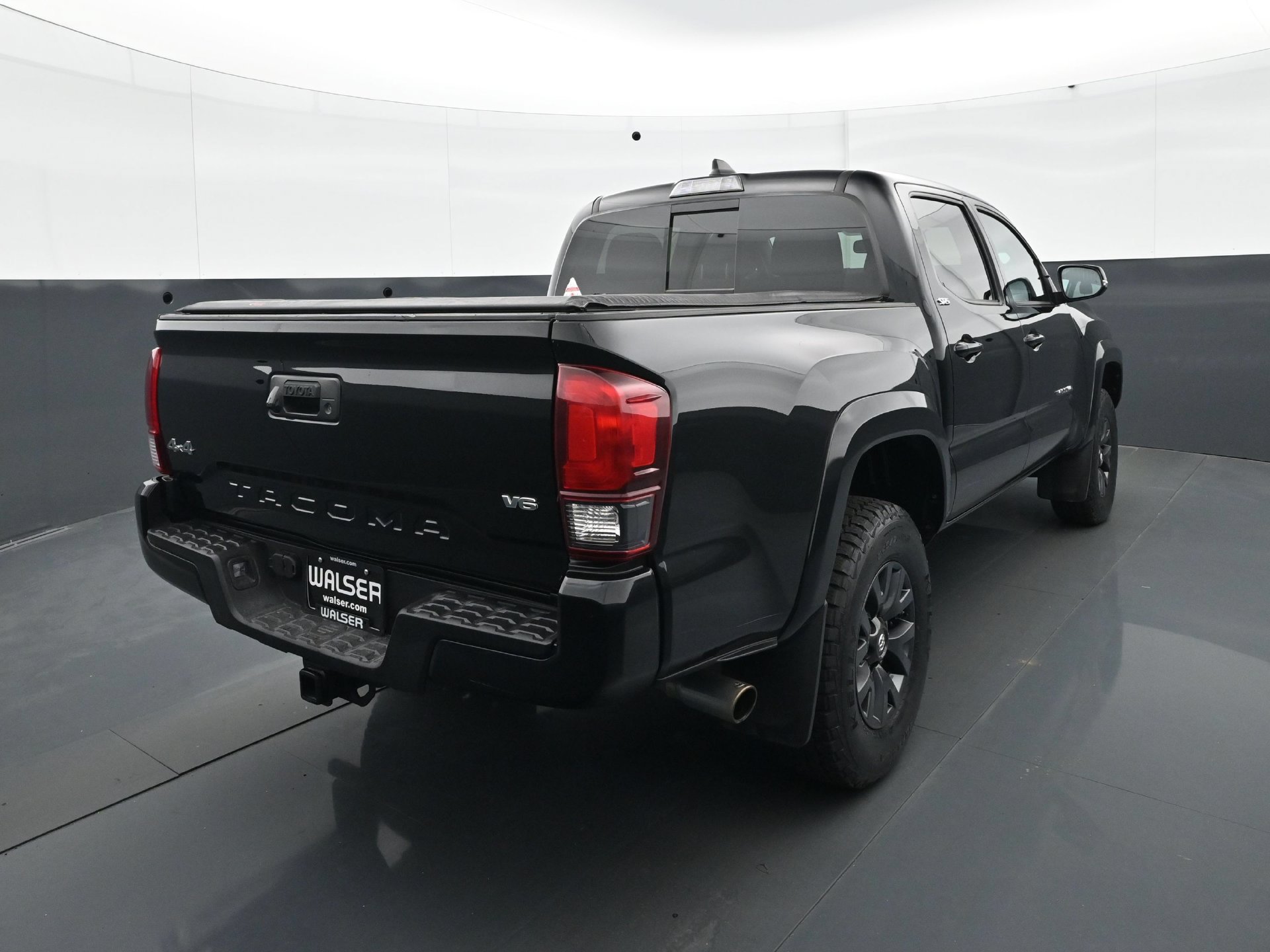Used 2020 Toyota Tacoma SR5 w/ Technology Package AWD/4WD image 6