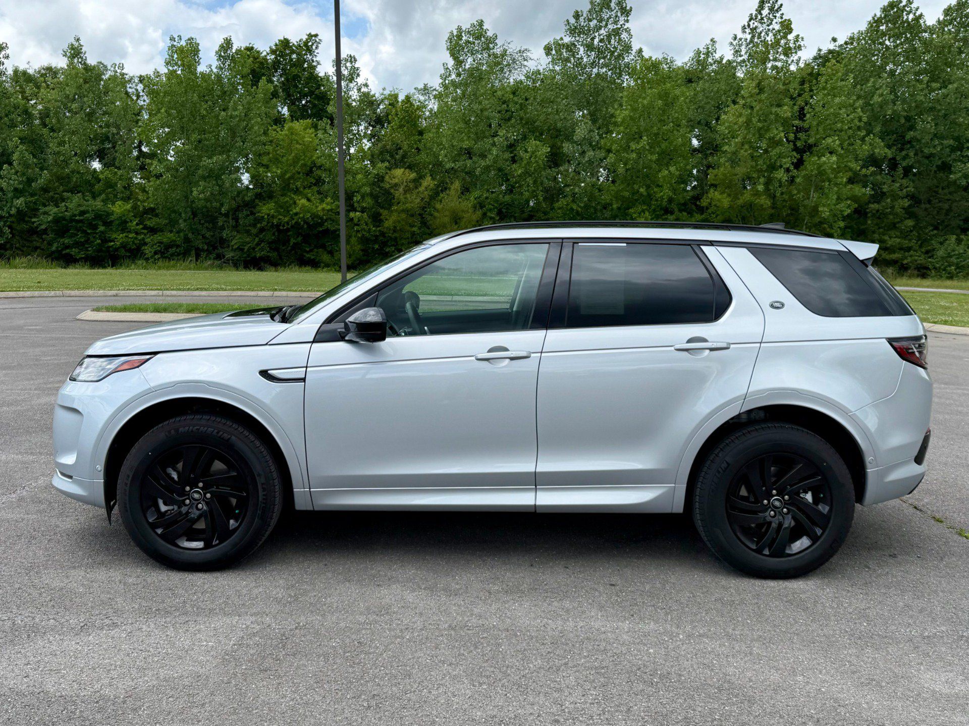 Used 2025 Land Rover Discovery Sport S AWD/4WD image 7