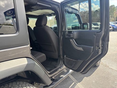 Used 2018 Jeep Wrangler Unlimited Sport S image 35