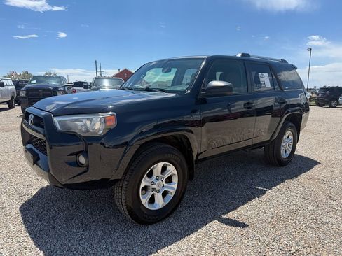 Used 2019 Toyota 4Runner SR5 AWD/4WD image 5