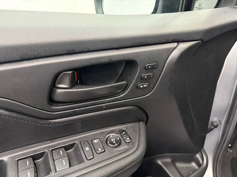 Used 2025 Honda Odyssey EX-L image 12