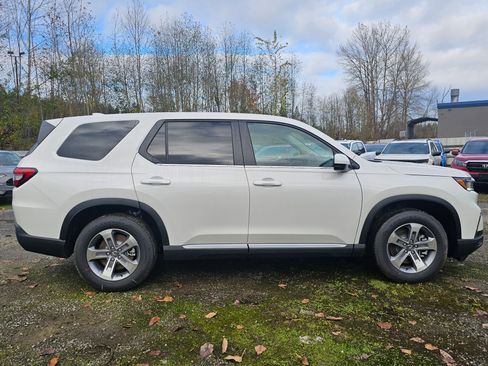 New 2025 Honda Pilot EX-L image 4