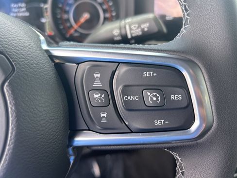 Used 2025 Jeep Wrangler Unlimited Sahara AWD/4WD image 43