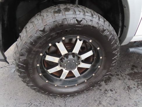 Used 2016 RAM 2500 Tradesman w/ Chrome Appearance Group image 11