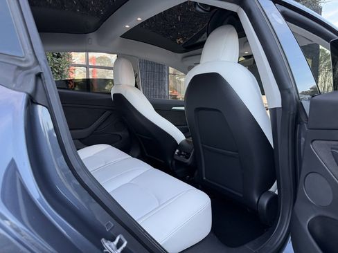 Used 2022 Tesla Model 3 Performance image 37