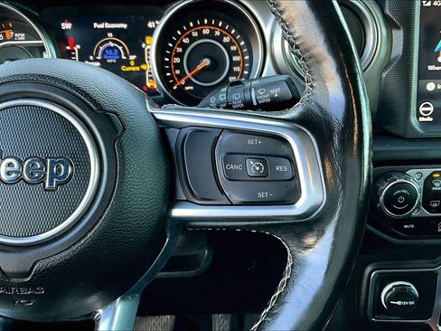 Used 2021 Jeep Wrangler Unlimited Sahara w/ Uconnect 4C Nav & Sound Group AWD/4WD image 12