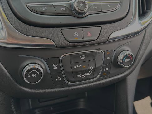 Used 2024 Chevrolet Equinox LT FWD image 18