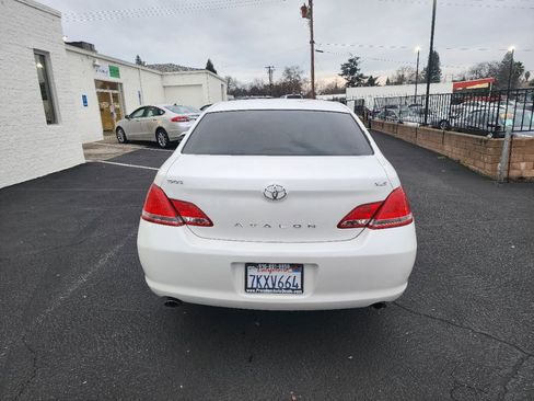 Used 2006 Toyota Avalon XLS image 3