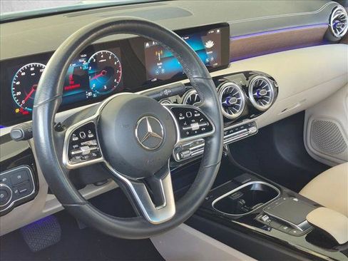 Used 2023 Mercedes-Benz CLA 250 image 9
