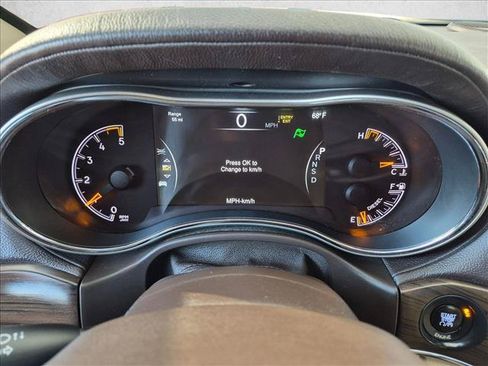 Used 2014 Jeep Grand Cherokee Overland w/ Advanced Technology Group AWD/4WD image 19