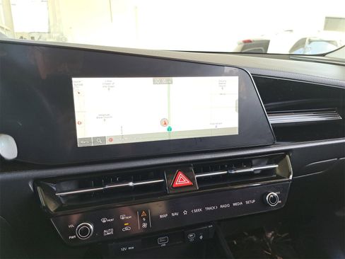 Used 2023 Kia Niro EX Touring image 21