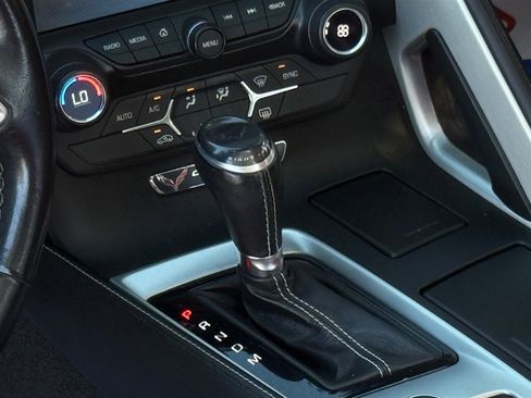 Used 2018 Chevrolet Corvette Stingray Convertible image 53