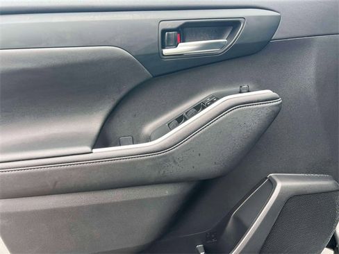 Used 2024 Toyota Highlander XSE image 20