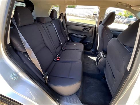 Used 2024 Nissan Rogue S image 20