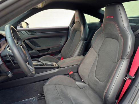 Used 2025 Porsche 911 GTS image 40