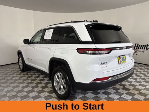 Used 2023 Jeep Grand Cherokee Limited image 7