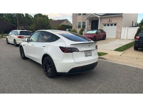 Used 2021 Tesla Model Y Performance AWD/4WD image 3