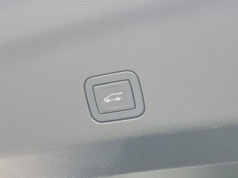 Used 2023 Chevrolet Tahoe High Country RWD image 33