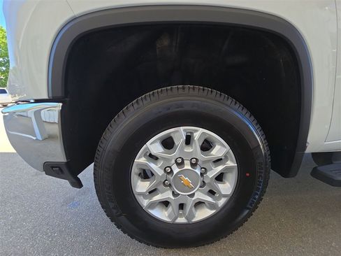 Used 2026 Chevrolet Silverado 3500 LTZ w/ LTZ Convenience Package AWD/4WD image 32