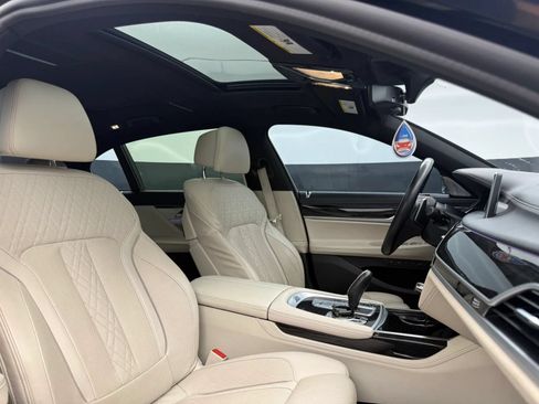 Used 2019 BMW 750i xDrive w/ Executive Package AWD/4WD image 27
