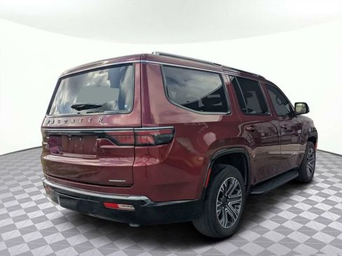 Used 2024 Jeep Wagoneer Series II w/ Flexible Seating Group RWD image 3