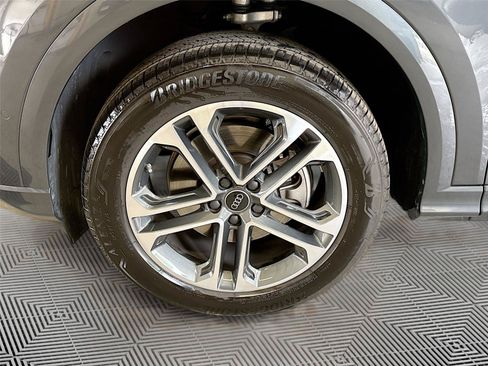 Certified 2025 Audi Q5 Premium w/ Convenience Package AWD/4WD image 32