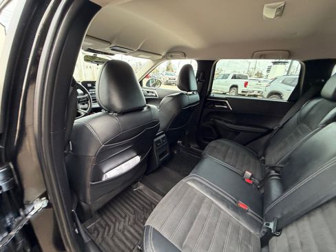 Used 2022 Mitsubishi Outlander SE image 25