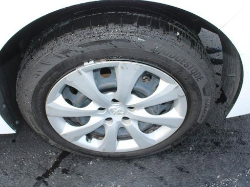 Certified 2024 Toyota Corolla LE FWD image 7
