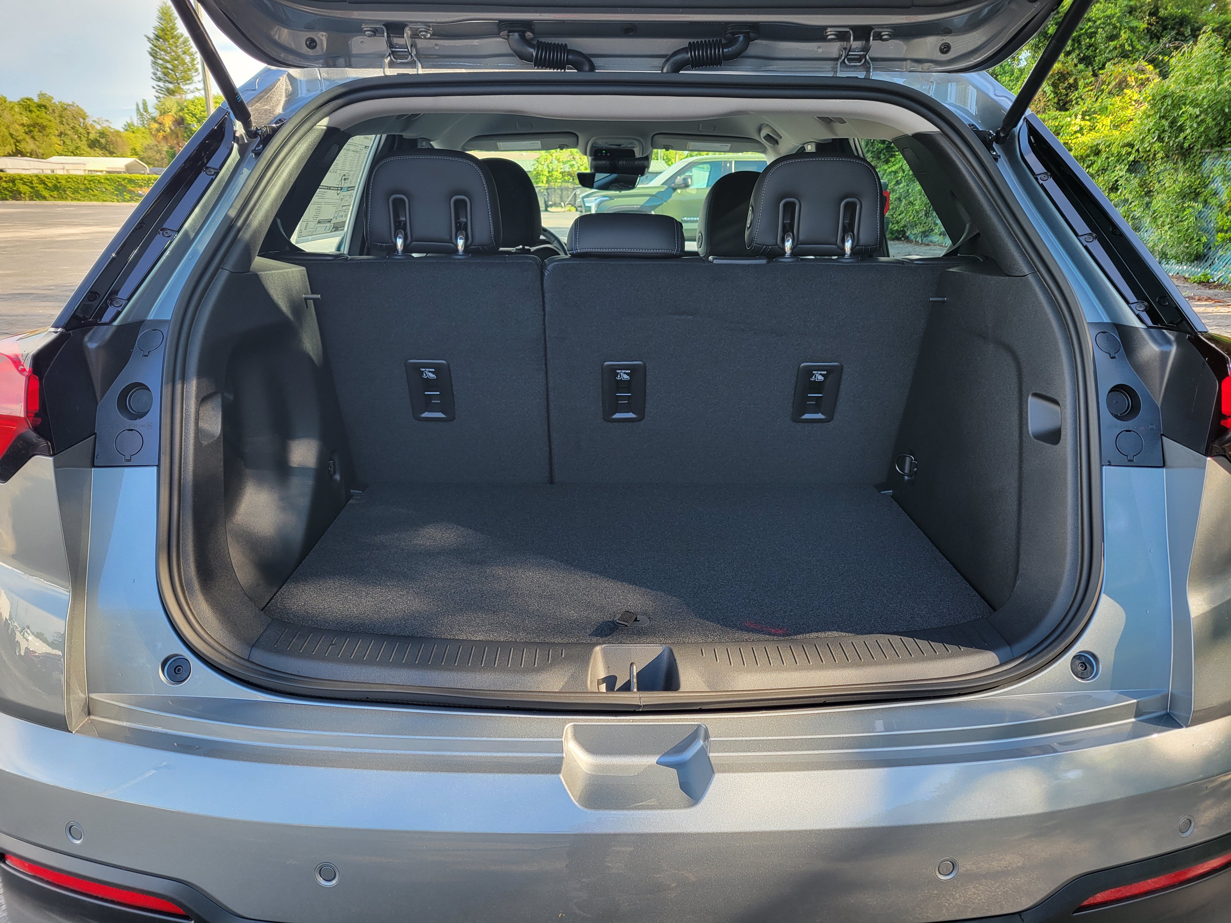 New 2027 Chevrolet Bolt LT w/ Super Cruise Package FWD image 7