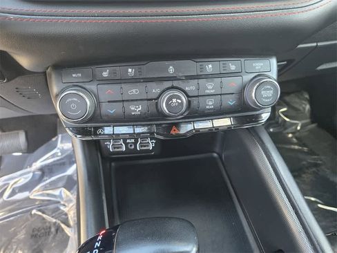 Used 2024 Dodge Durango GT image 15