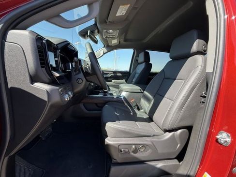 New 2026 GMC Sierra 1500 SLT image 19