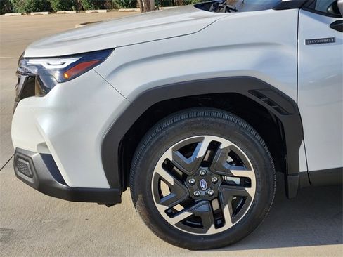 Certified 2025 Subaru Forester Premium image 8